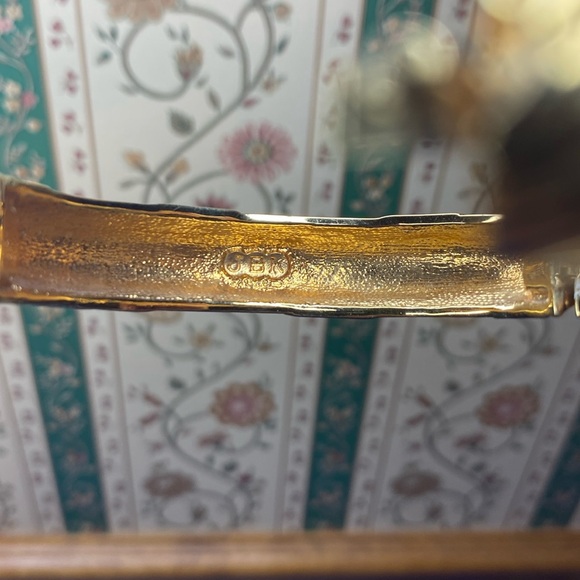 Vintage JBK Camrose & Kross Red & Clear Crystal Hinged Bracelet - Picture 5 of 14